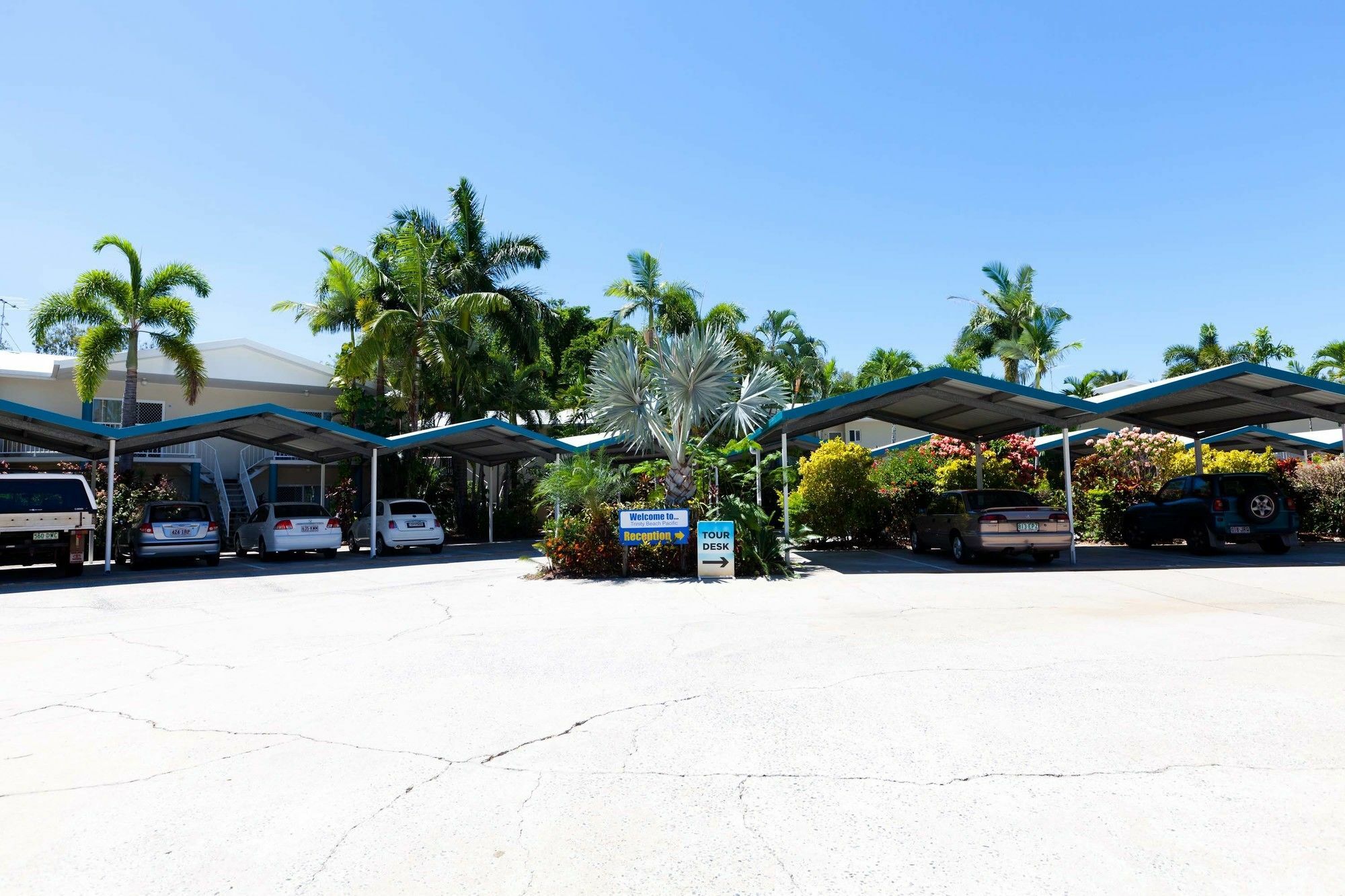 Aparthotel Trinity Beach Pacific Extérieur photo